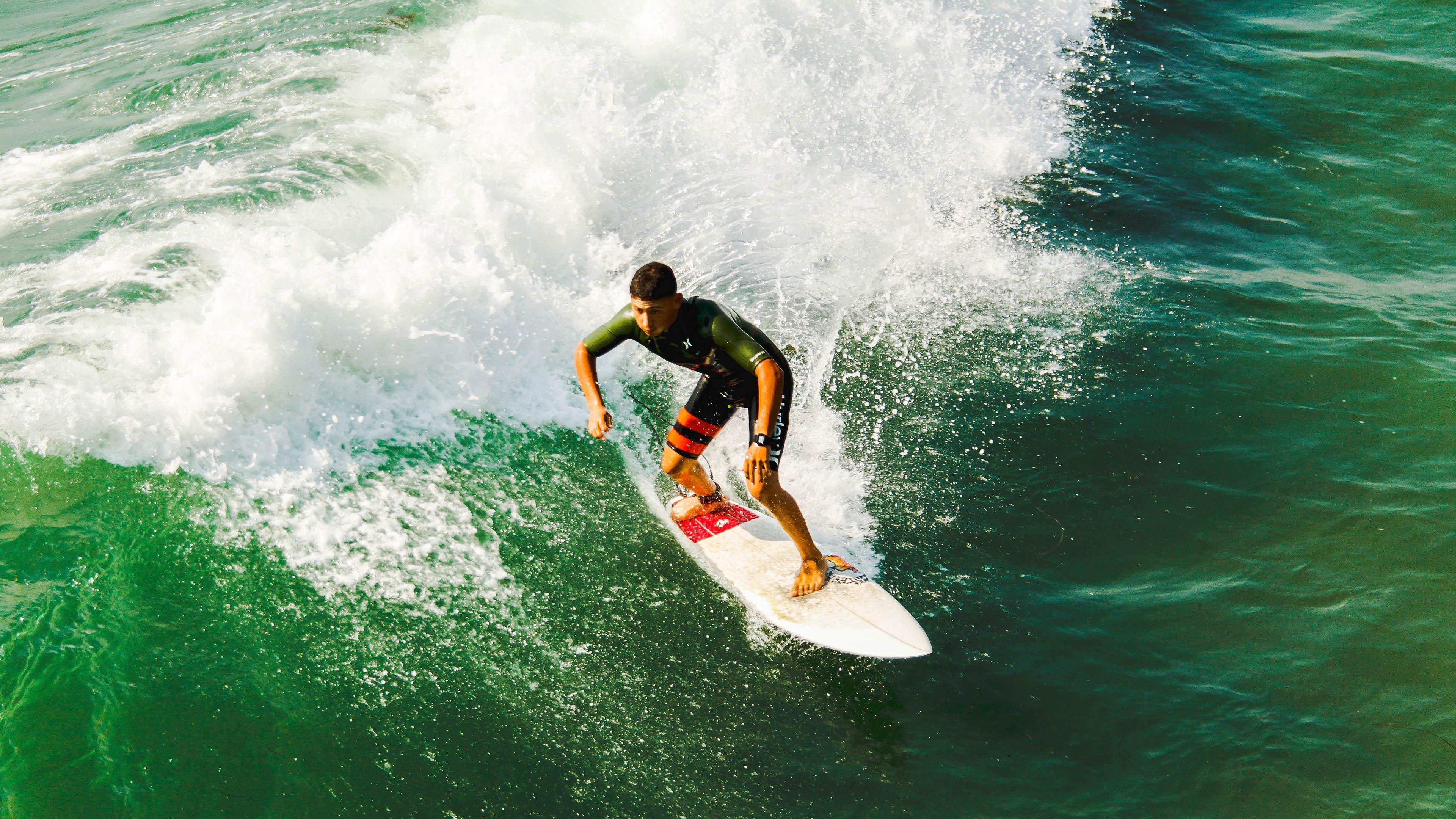 中超联赛争议判罚频成焦点，本赛季凸显三大根源探析